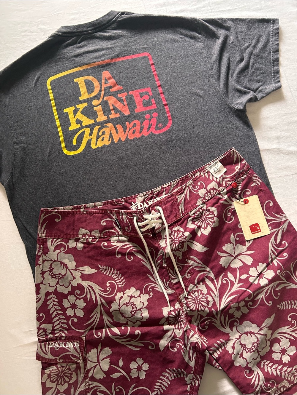DaKine Hawaii Bundle XL Tee & Size 38 Floral Board Shorts Surf